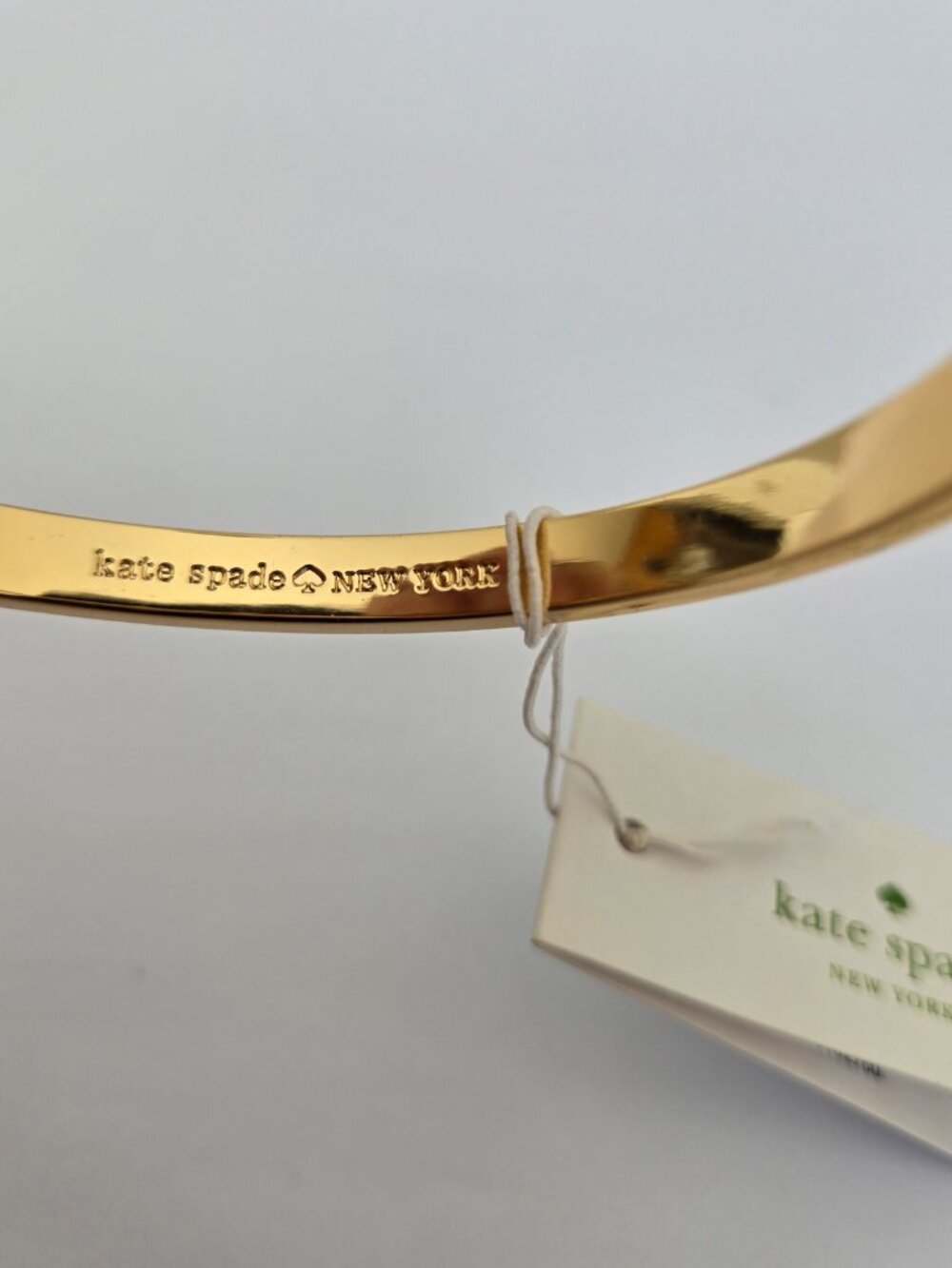 Kate Spade "Take a Bow" Cream and Gold - Picture 9 of 9